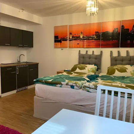 Private, Dog-friendly Room- Easy Access To City Centre And Trade Fair- Free Parking 뮌헨