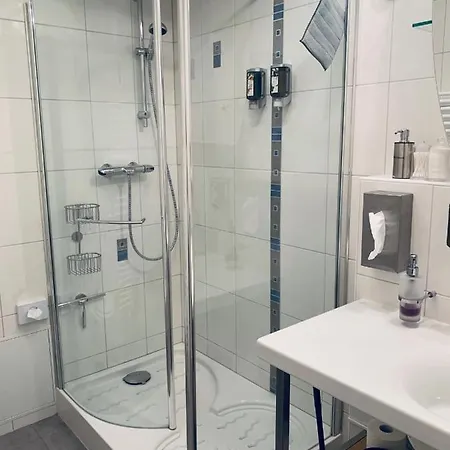 Private, Dog-friendly Room- Easy Access To City Centre And Trade Fair- Free Parking *